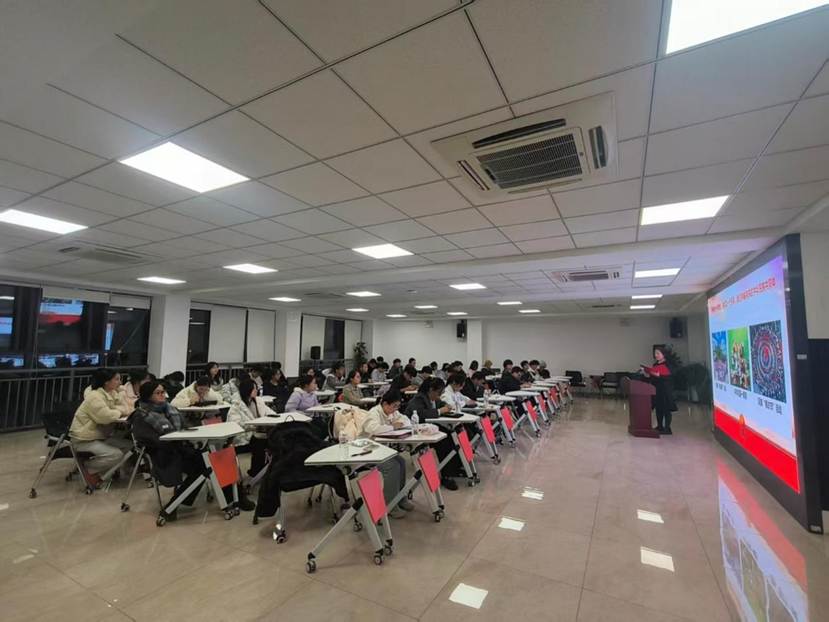 许多人在房间里 AI 生成的内容可能不正确。